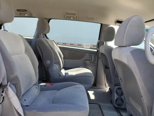 2010 TOYOTA SIENNA CE  