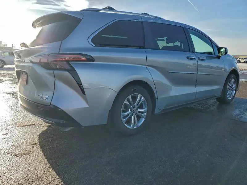 2023 TOYOTA SIENNA LIMITED  