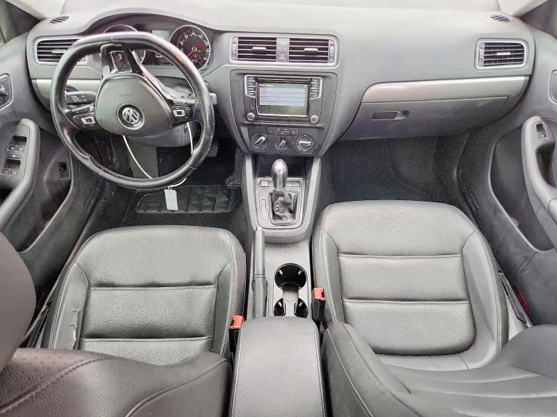 2017 VOLKSWAGEN JETTA SE  