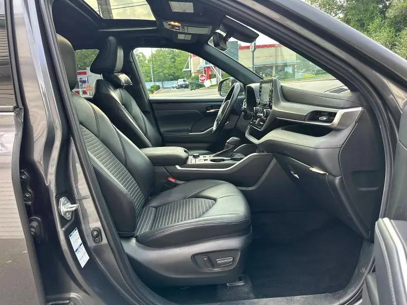 2022 TOYOTA HIGHLANDER XSE  