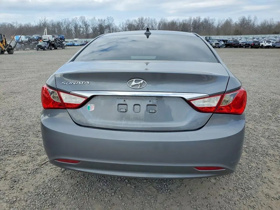 2011 HYUNDAI SONATA GLS  