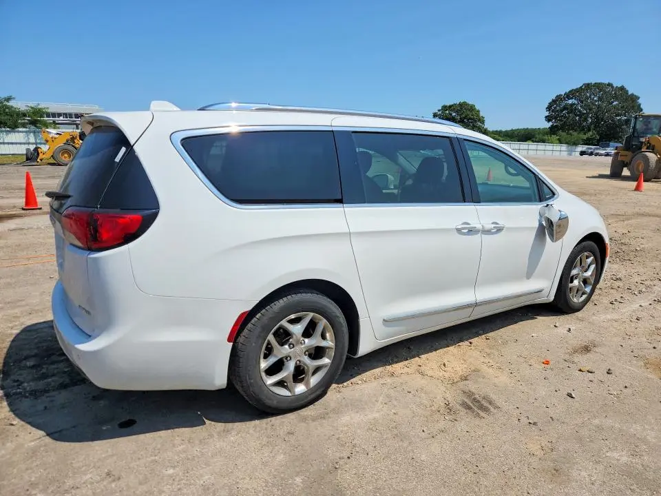 2019 CHRYSLER PACIFICA LIMITED  