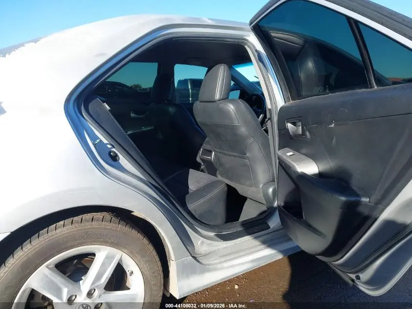 2013 TOYOTA CAMRY SE