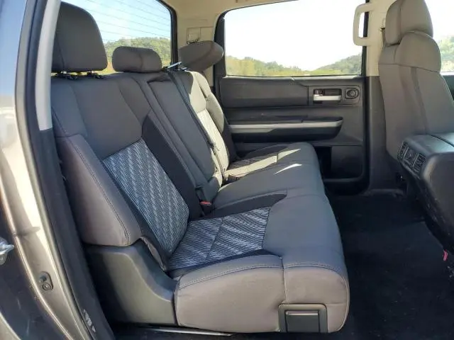 2018 TOYOTA TUNDRA CREWMAX SR5  