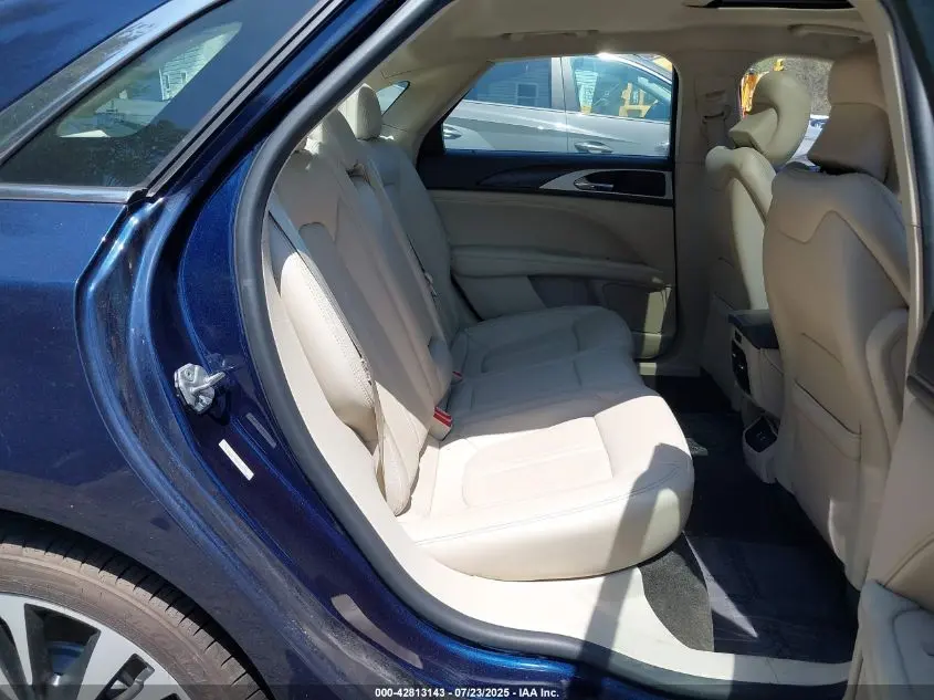 2017 LINCOLN MKZ RESERVE