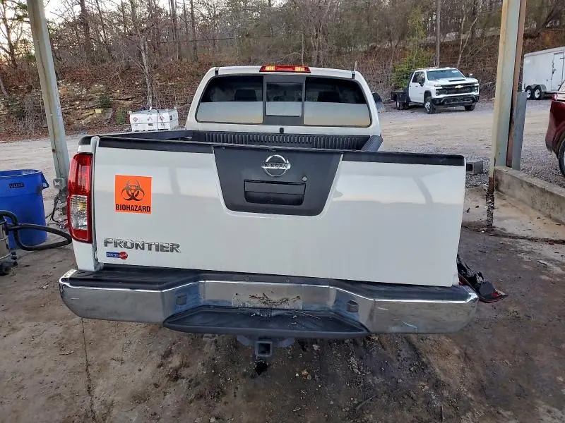 2010 NISSAN FRONTIER KING CAB SE  