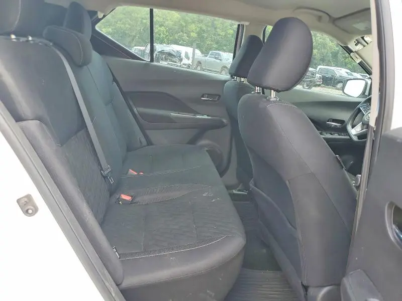2022 NISSAN KICKS SV  