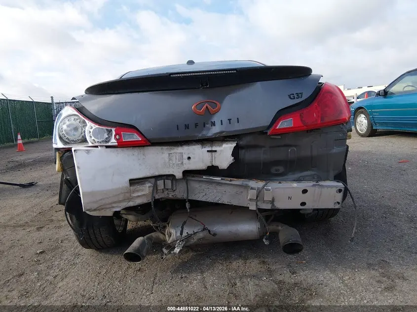2011 INFINITI G37 JOURNEY