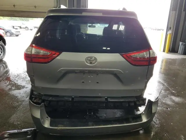 2017 TOYOTA SIENNA LE  