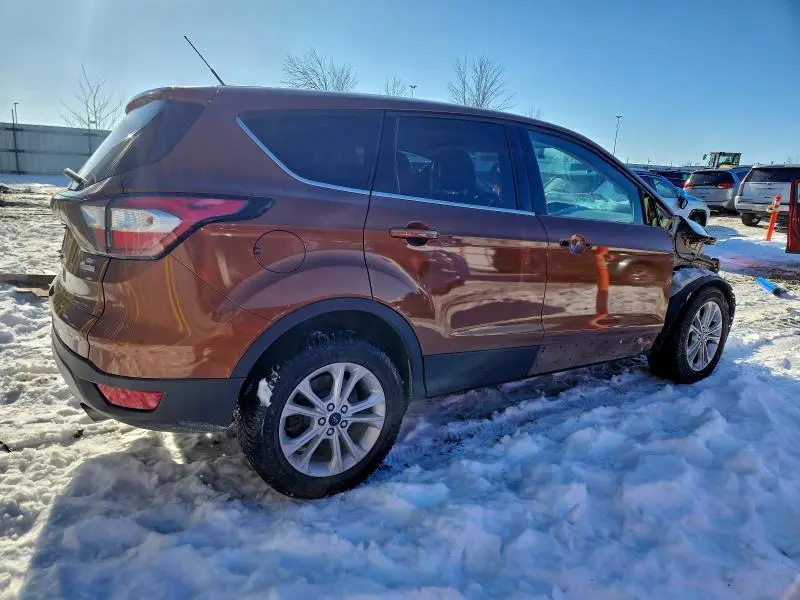 2017 FORD ESCAPE SE  