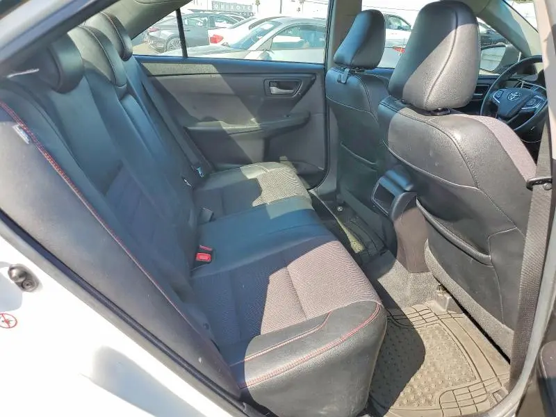 2017 TOYOTA CAMRY SE  