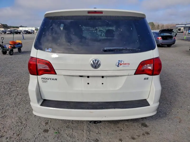 2011 VOLKSWAGEN ROUTAN SE  