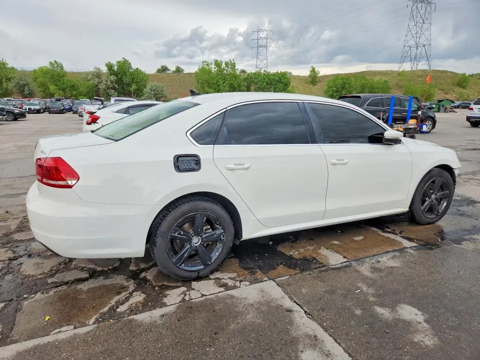 2014 VOLKSWAGEN PASSAT SE  