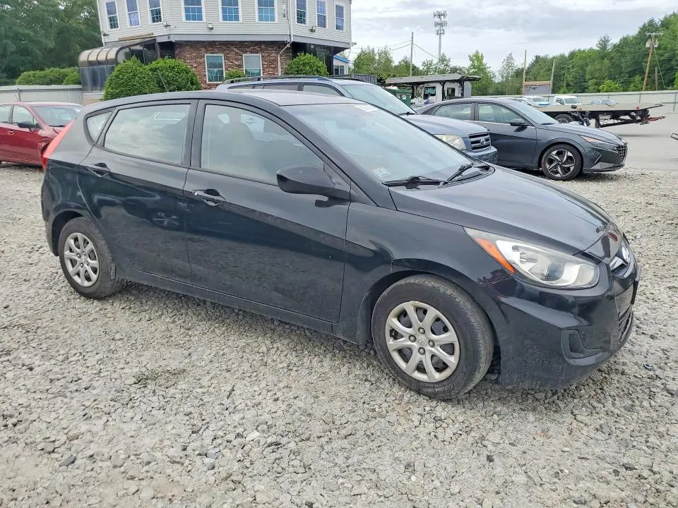 2012 HYUNDAI ACCENT GS  