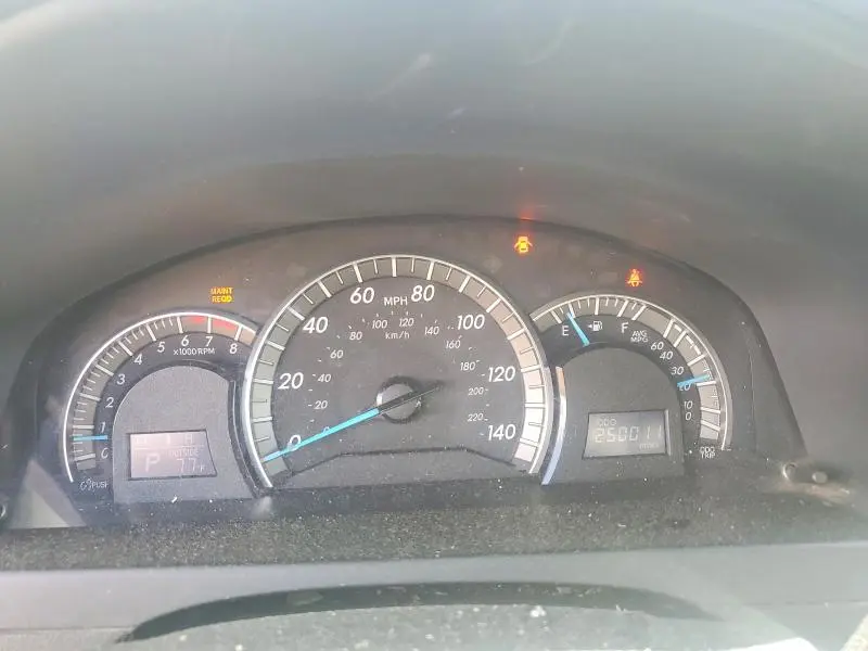 2014 TOYOTA CAMRY SE  