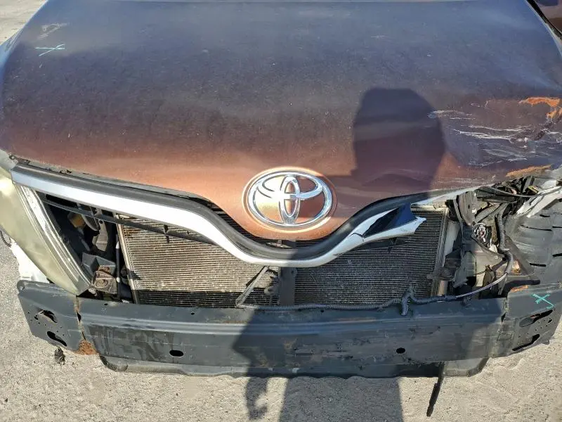 2013 TOYOTA VENZA LE  