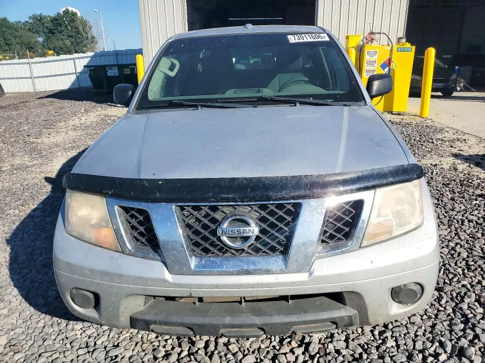 2017 NISSAN FRONTIER SV  