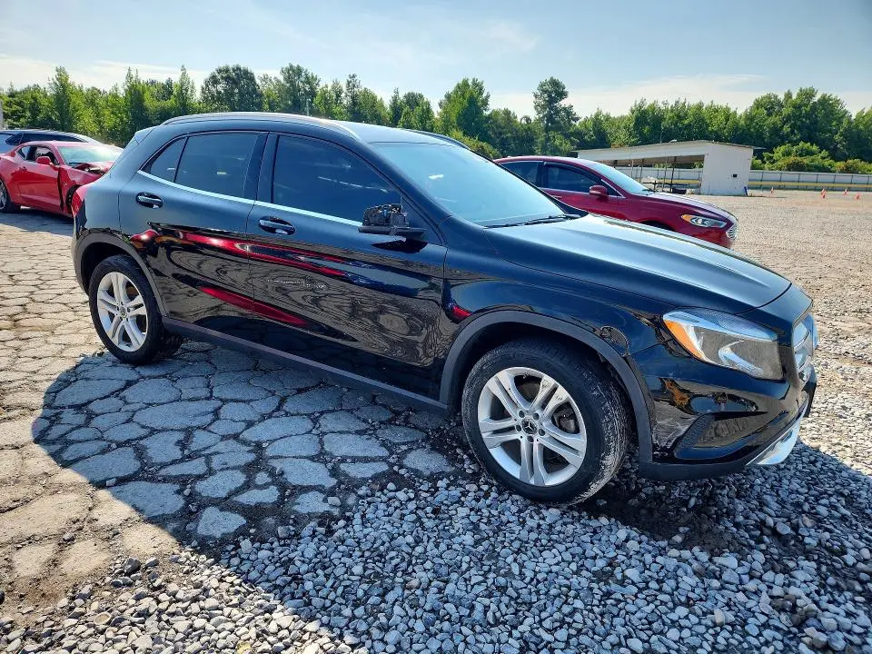 2017 MERCEDES-BENZ GLA 250  