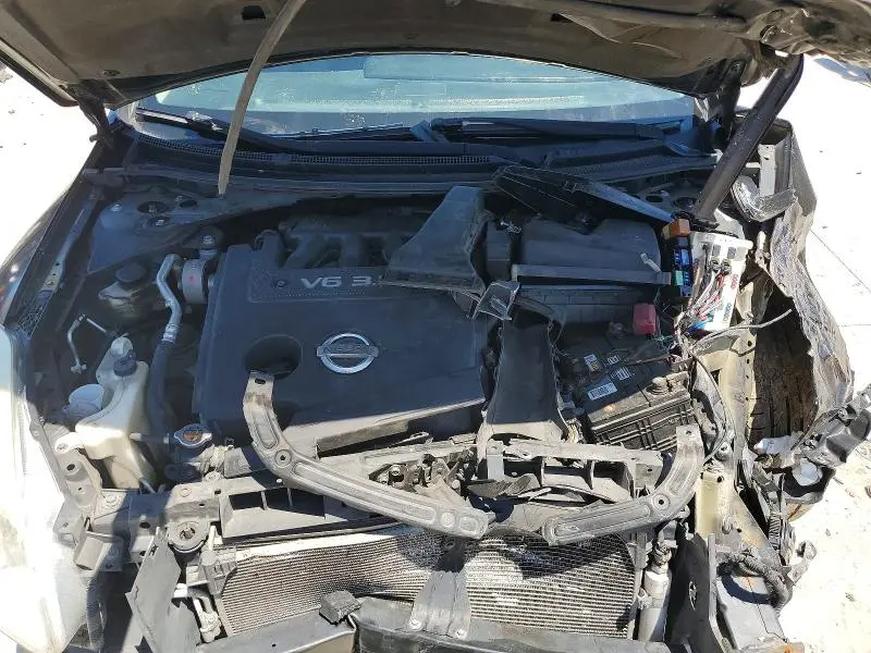 2010 NISSAN ALTIMA SR  