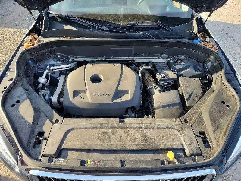 2022 VOLVO XC90 T6 MOMENTUM  