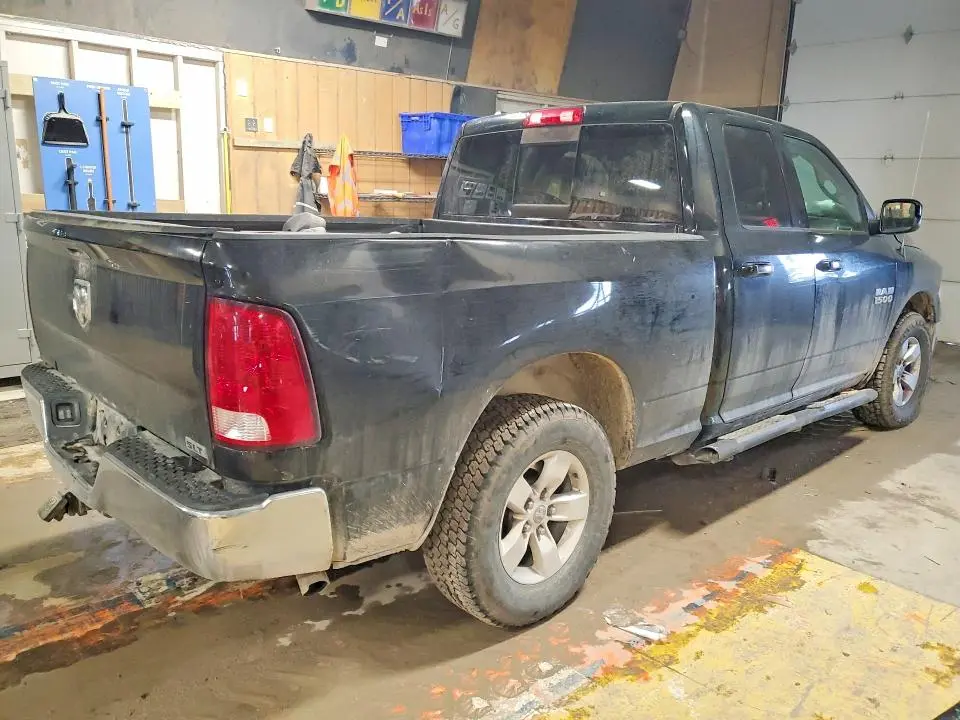 2015 RAM 1500 SLT  