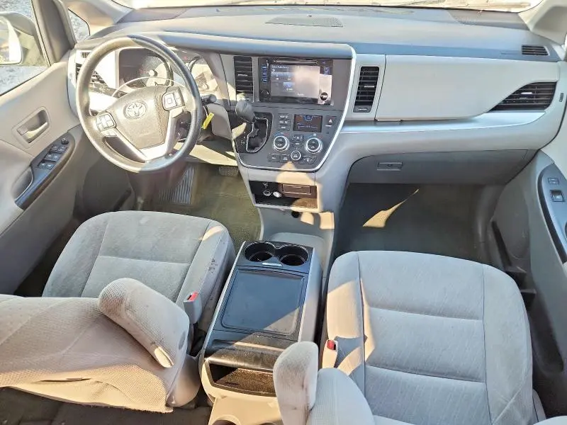 2017 TOYOTA SIENNA LE 8-PASSENGER  