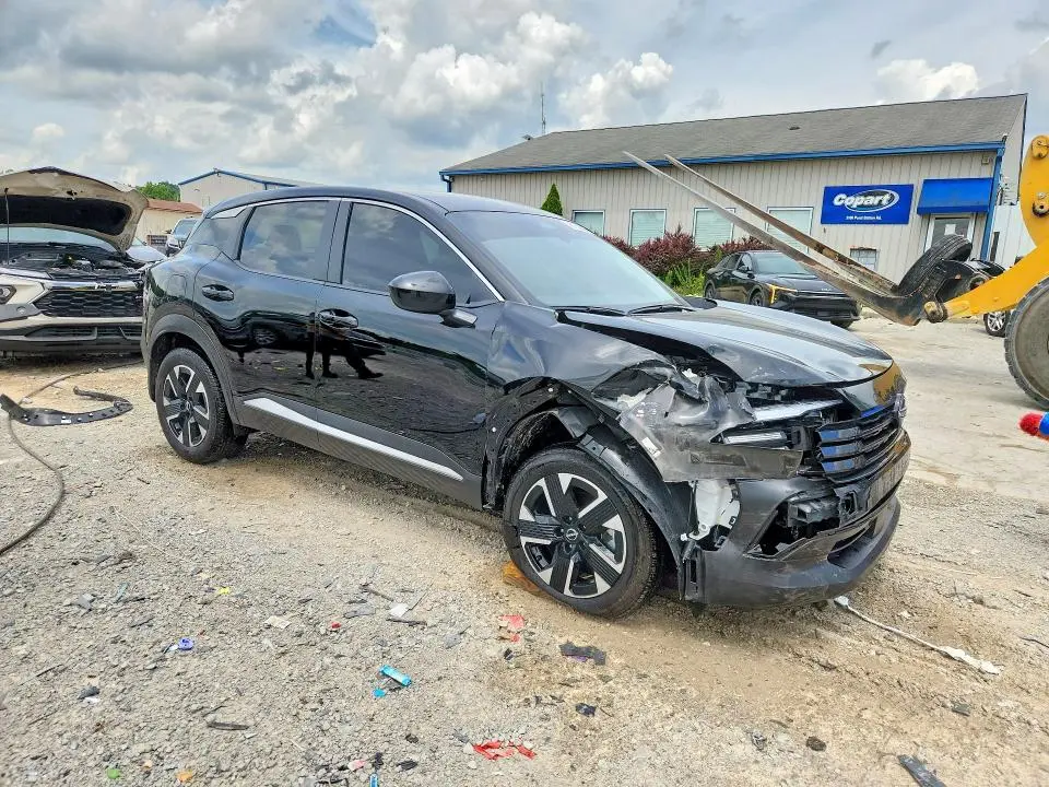 2025 NISSAN KICKS SV  