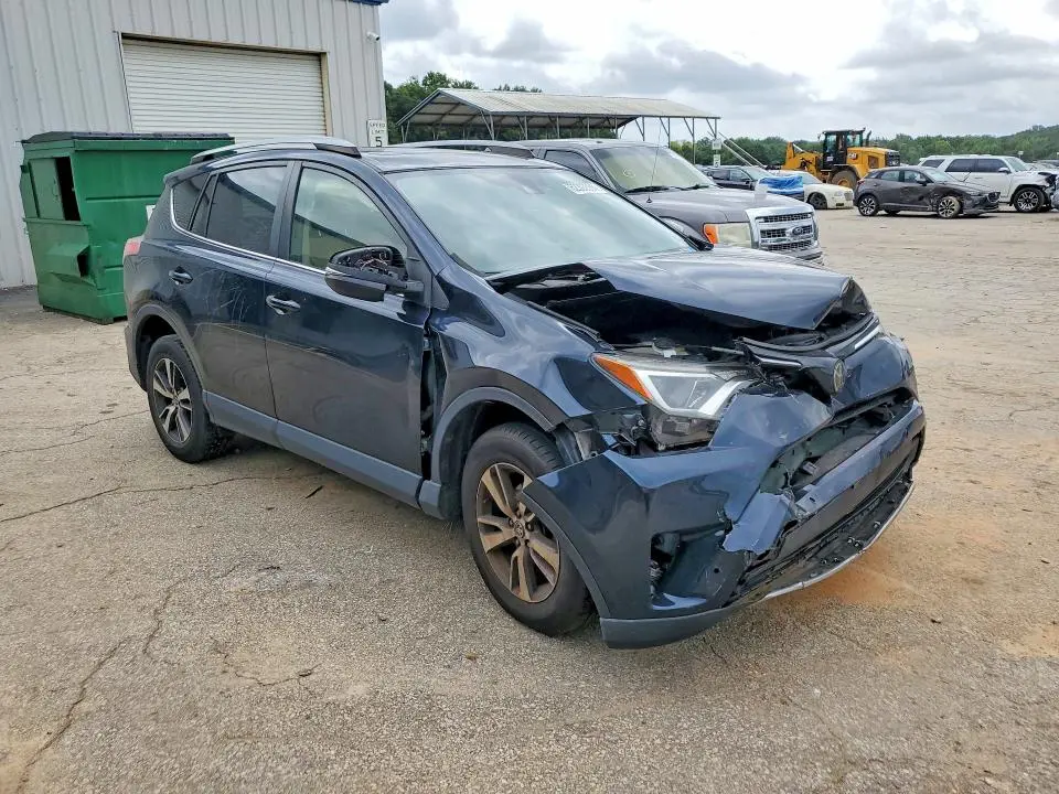 2018 TOYOTA RAV4 XLE  