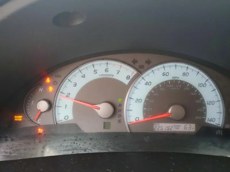 2011 TOYOTA CAMRY SE  