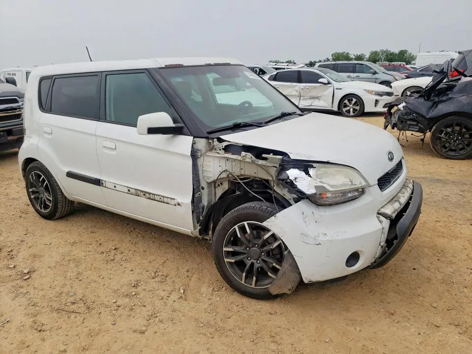 2010 KIA SOUL +  