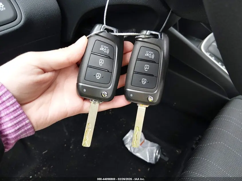 2025 HYUNDAI VENUE SE