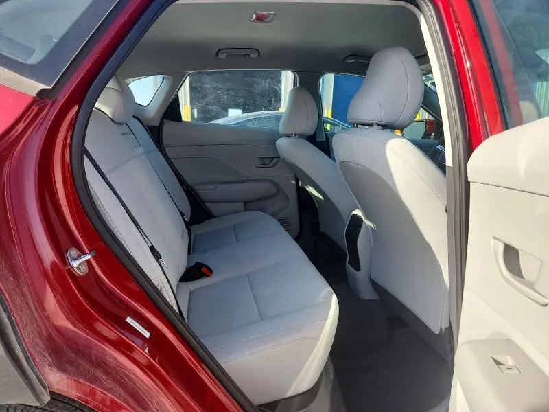 2025 HYUNDAI KONA SE  