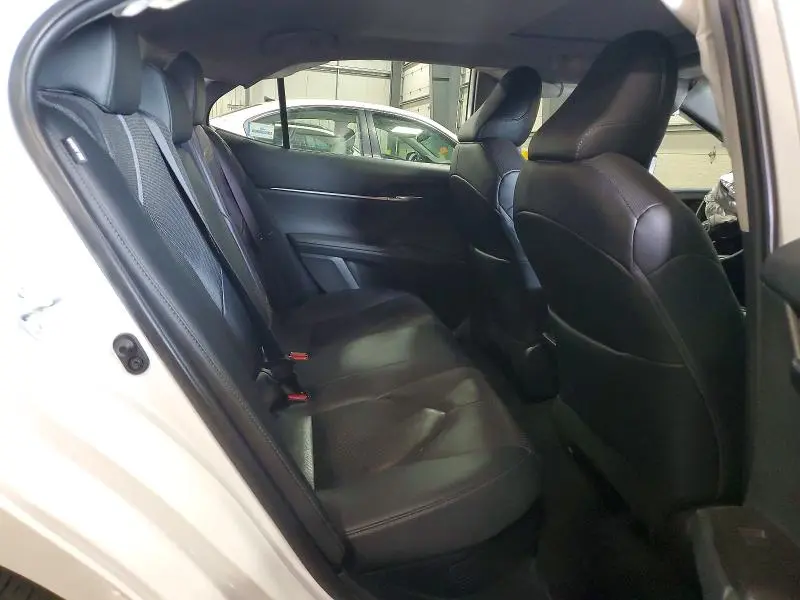 2022 TOYOTA CAMRY XLE  