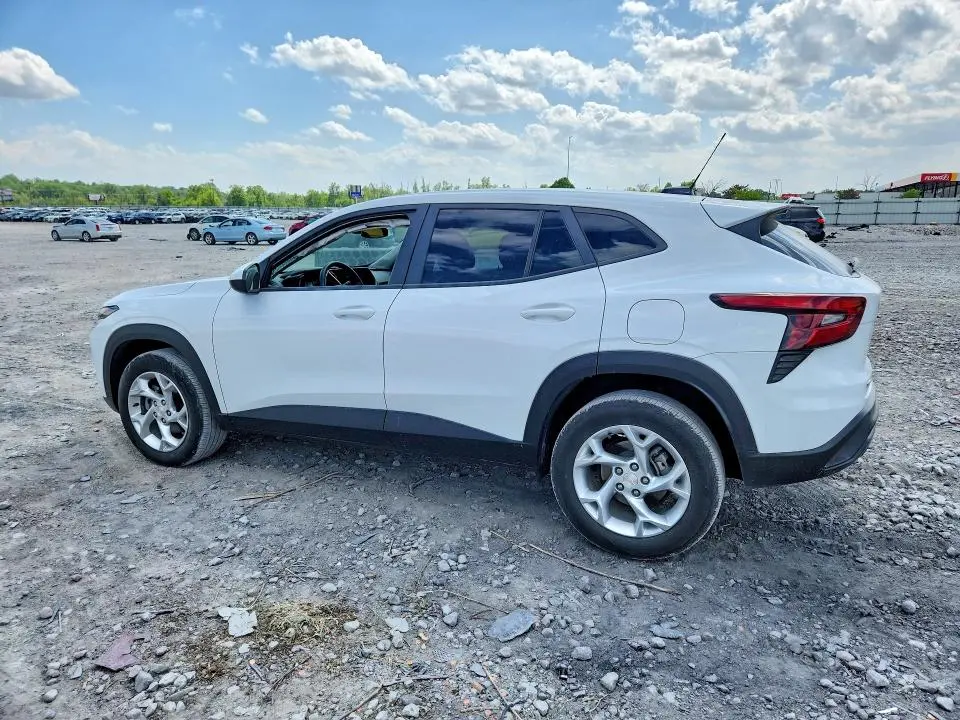 2024 CHEVROLET TRAX LS  