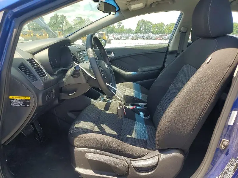 2017 KIA FORTE LX  