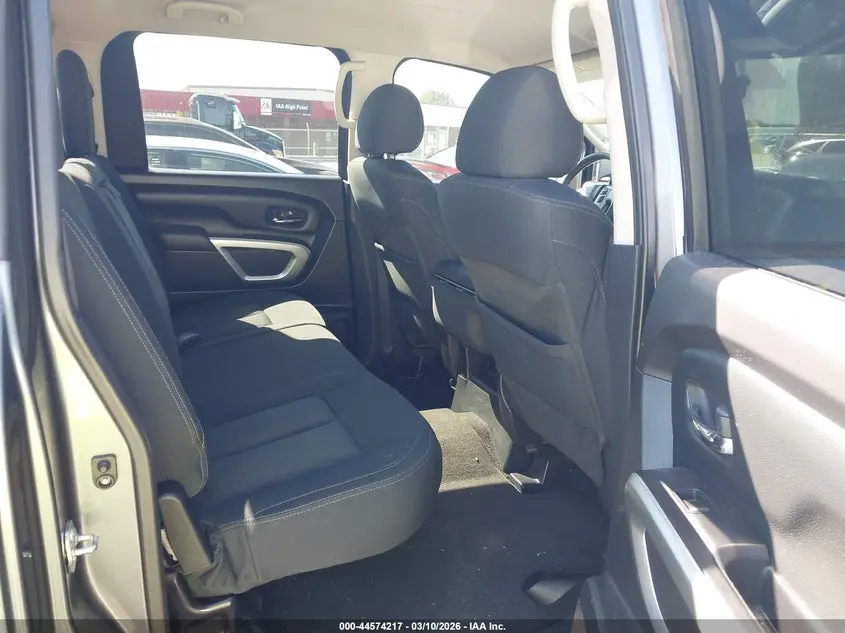 2017 NISSAN TITAN SV
