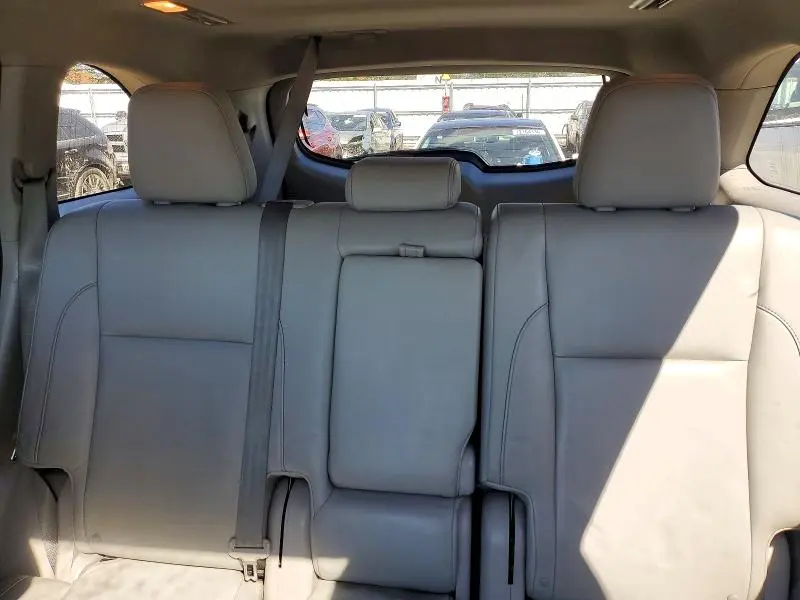 2014 TOYOTA HIGHLANDER XLE  