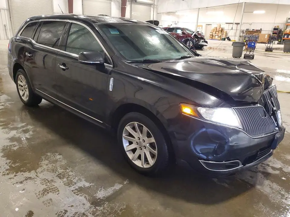 2015 LINCOLN MKT   