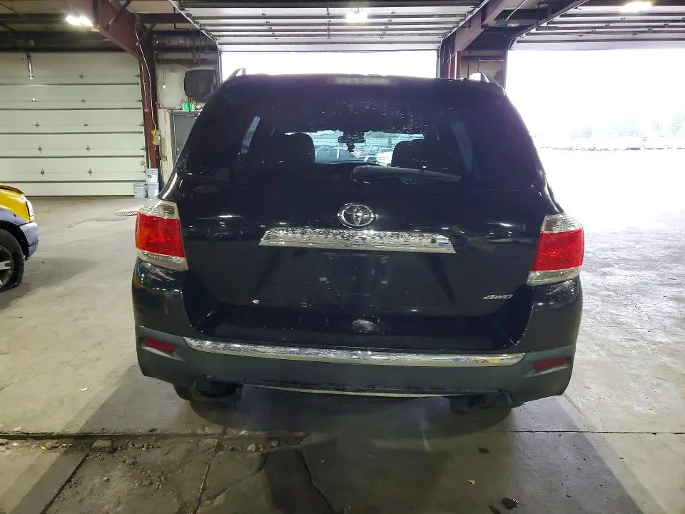 2013 TOYOTA HIGHLANDER PLUS  