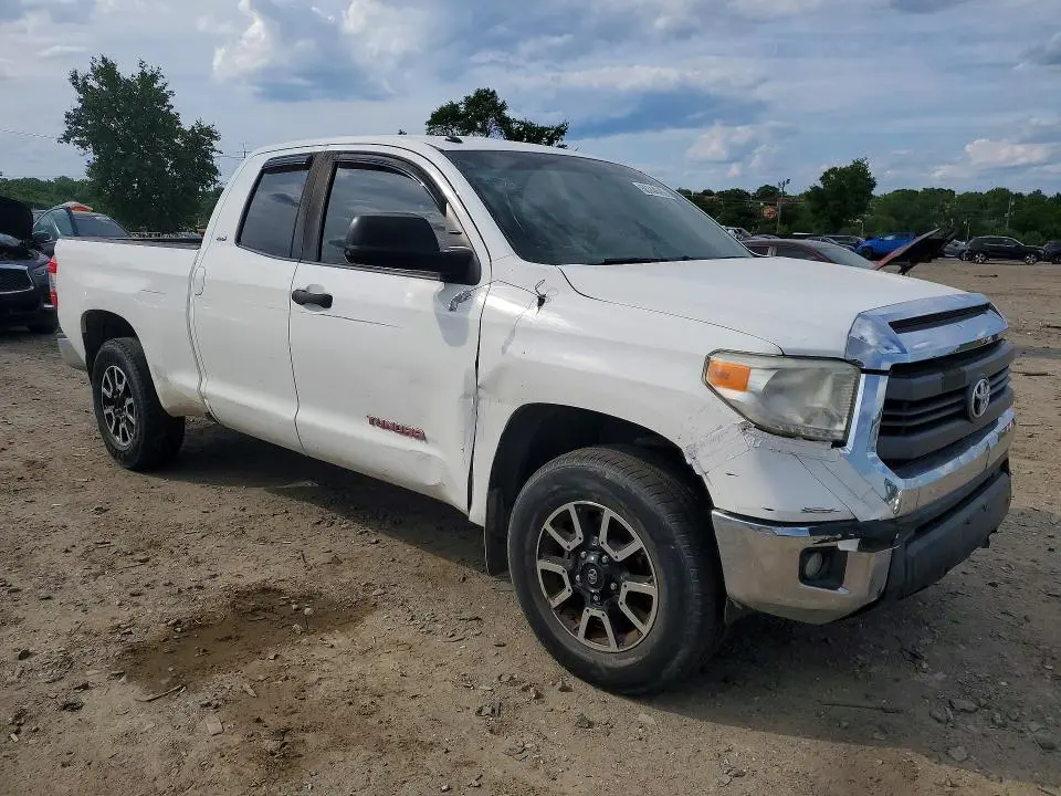 2015 TOYOTA TUNDRA SR5  