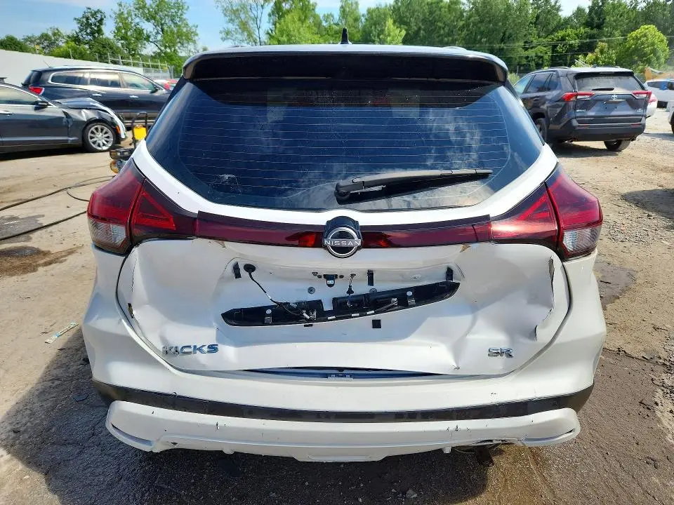 2023 NISSAN KICKS SR  