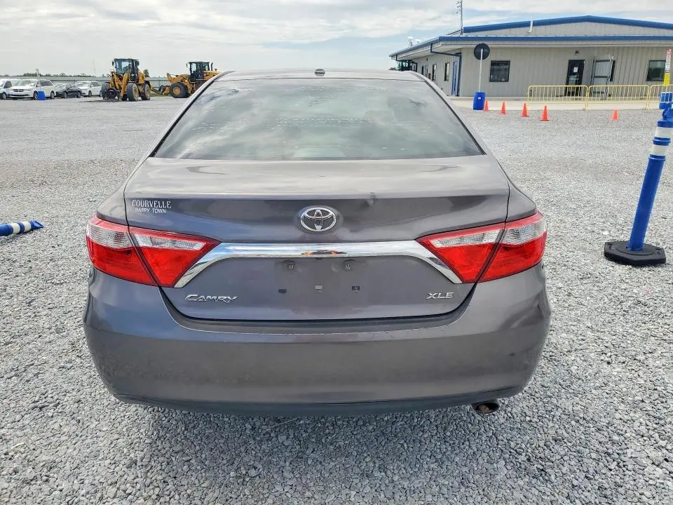 2015 TOYOTA CAMRY XLE  