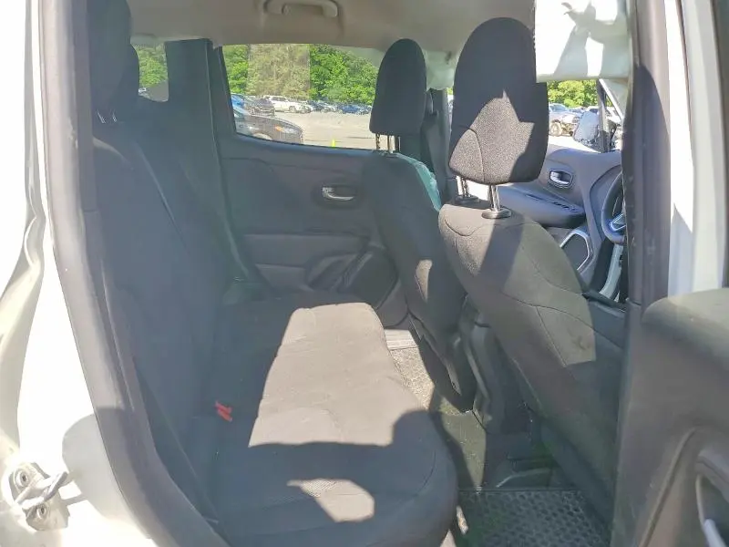 2023 JEEP RENEGADE LATITUDE  