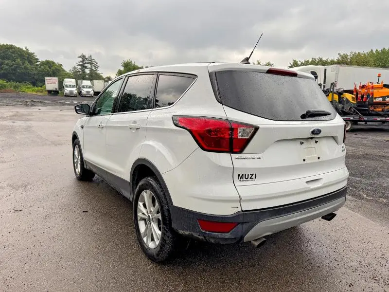 2019 FORD ESCAPE SE  