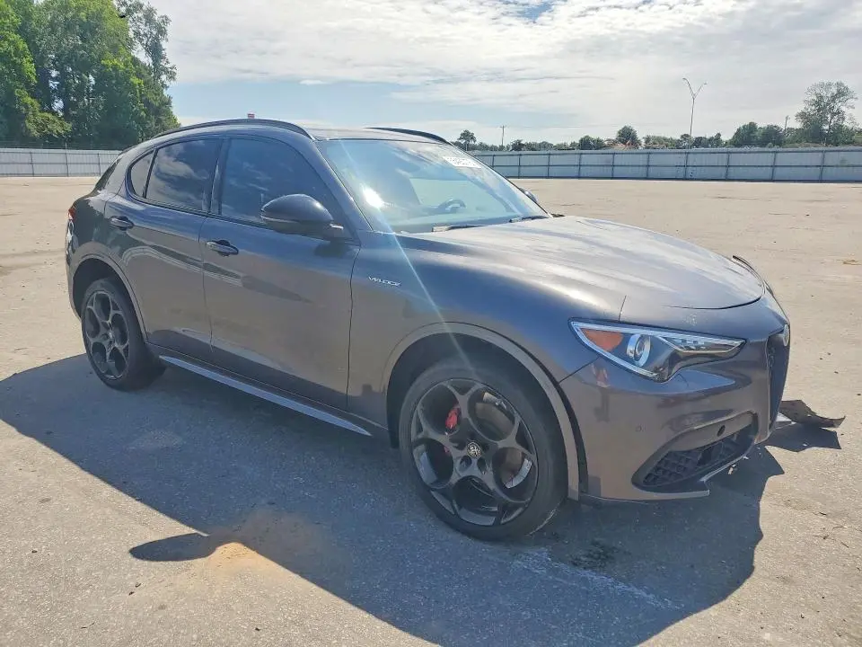 2022 ALFA ROMEO STELVIO TI  