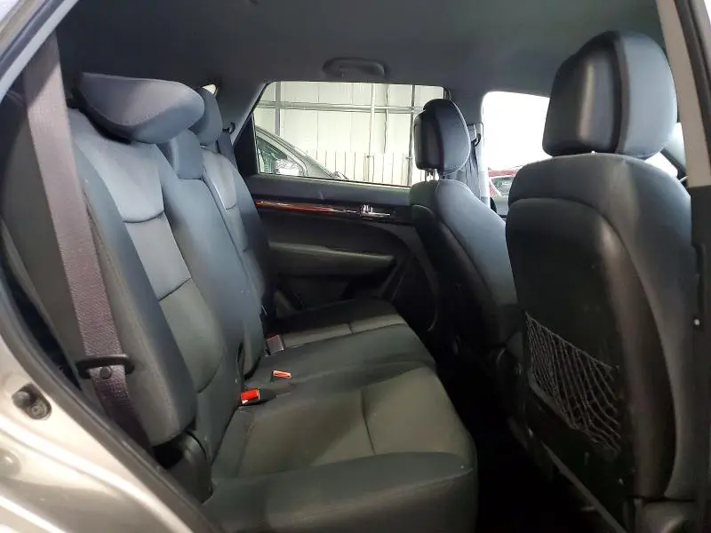 2013 KIA SORENTO LX  