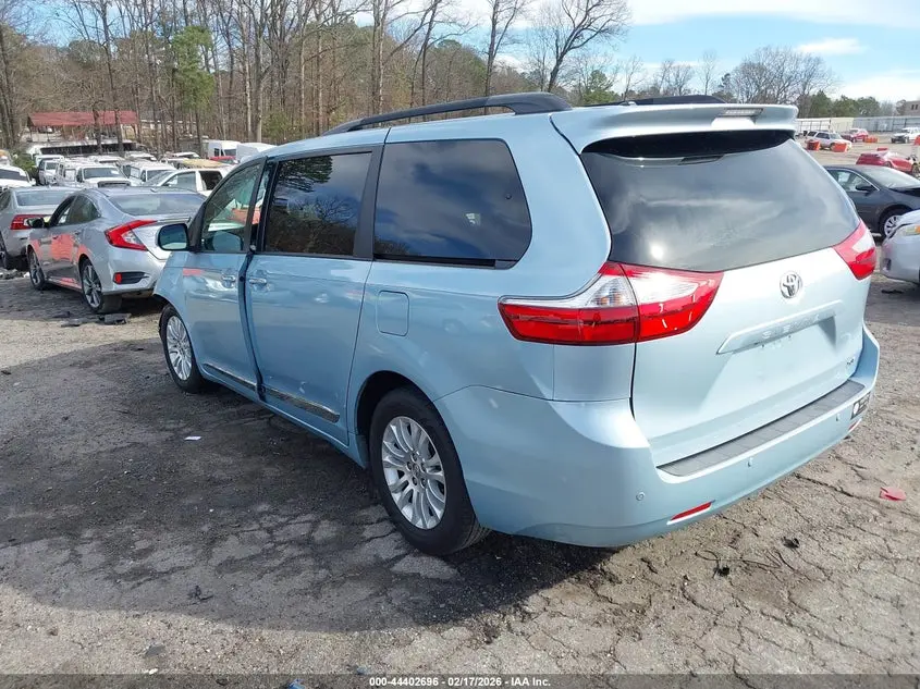 2015 TOYOTA SIENNA XLE 8 PASSENGER