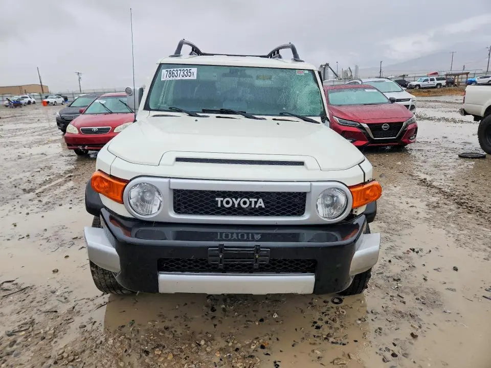 2014 TOYOTA FJ CRUISER   