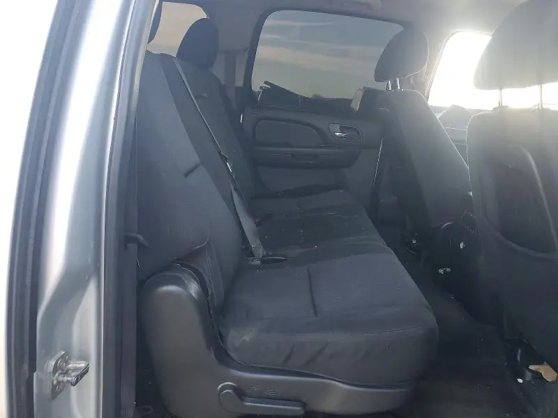 2013 CHEVROLET SUBURBAN C1500 LS  