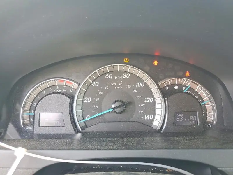 2013 TOYOTA CAMRY SE  